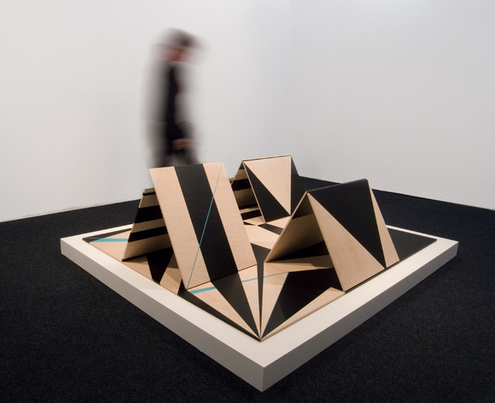 Lee más sobre el artículo Geometría móvil en la pintora Cristina Silván