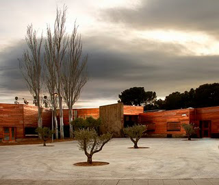 Lee más sobre el artículo El tanatorio de Torrero proyectado por Fernando Bayo