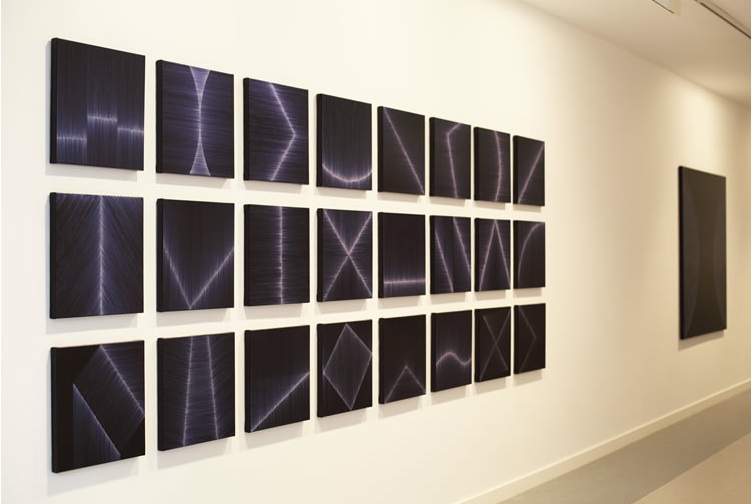 Lee más sobre el artículo Pinturas en negro y esculturas conceptuales de Fernando Martín Godoy y Roberto Coromina