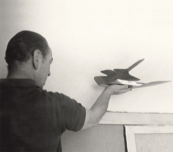 Lee más sobre el artículo Pablo Palazuelo: La conquista tridimensional del espacio