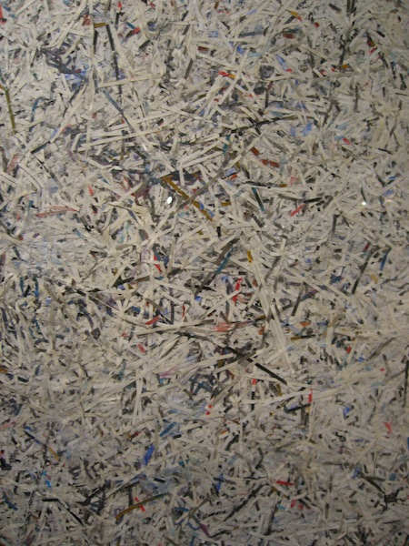 Lee más sobre el artículo André Elbaz. La destrucción o la obra: urnas y laceraciones.