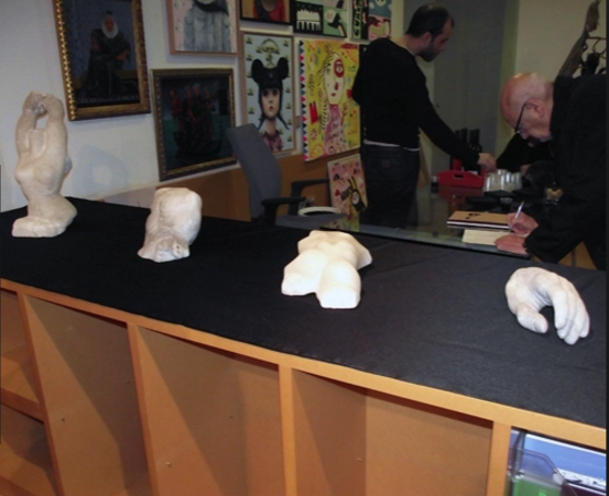 Lee más sobre el artículo Esculturas de Bertrand Gracia Velasco, fotografías del excepcional Eloy Esteban Cantín,