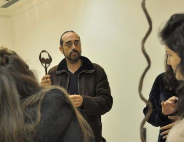 Lee más sobre el artículo Hierro, fuego y forma: una exposición de paleomonedas negroafricanas.