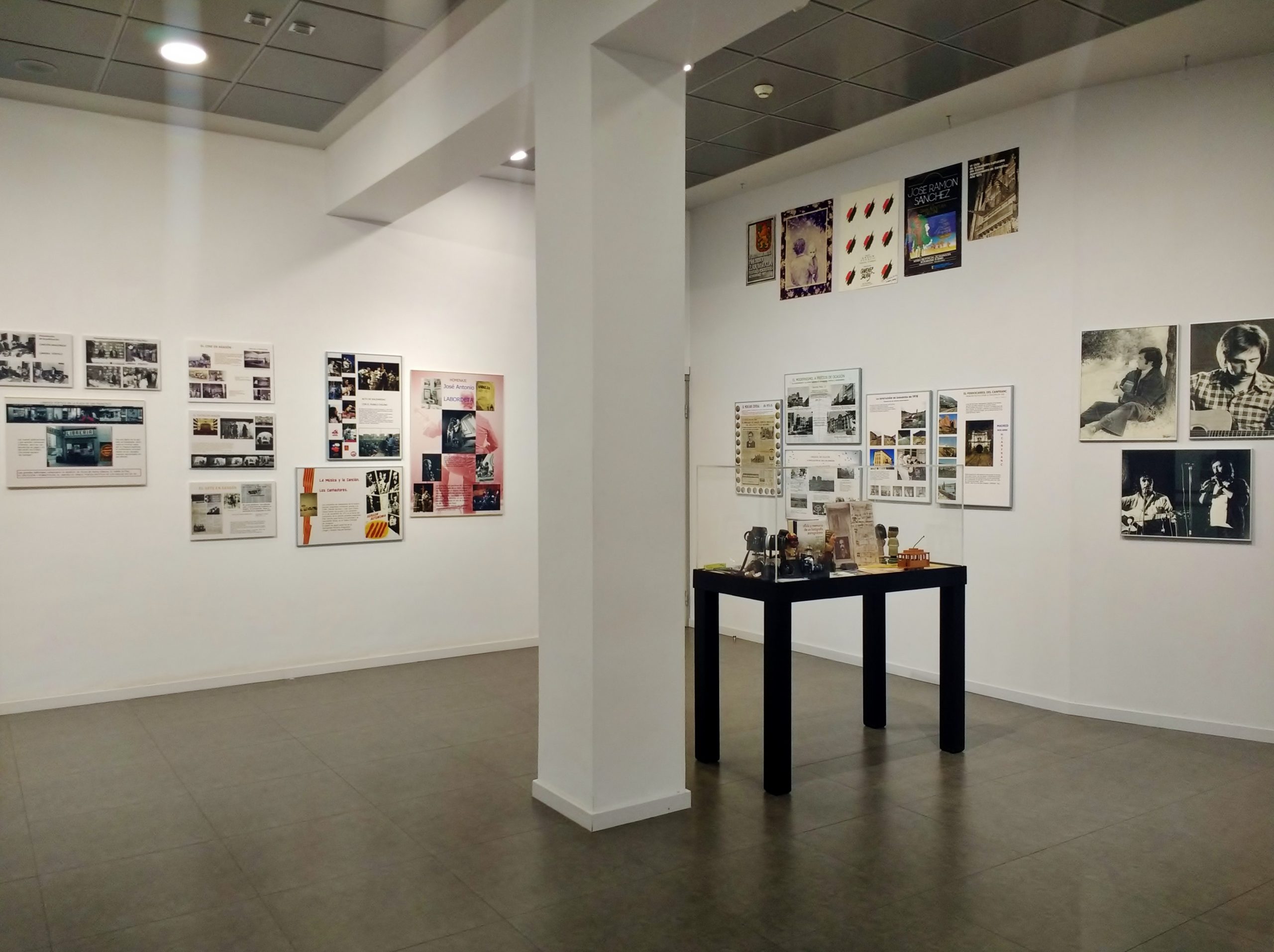 Lee más sobre el artículo Al cambio de la sociedad por la fuerza de las ideas. Una mirada fotográfica de la Transición (1975-1978)