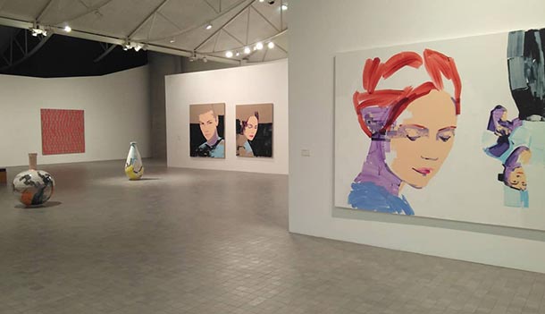 Lee más sobre el artículo Cuadros y cerámicas de Lorena Domingo