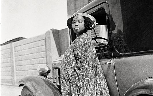 Lee más sobre el artículo Revue Noire: una historia de las artes contemporáneas en África