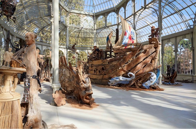 Lee más sobre el artículo Kidlat Tahimik.  Magallanes, Marilyn, Mickey y fray Dámaso.  500 años de conquistadores RockStars