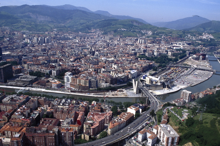 Lee más sobre el artículo El Museo Guggenheim Bilbao y las políticas culturales. La marca del cambio de paradigma.