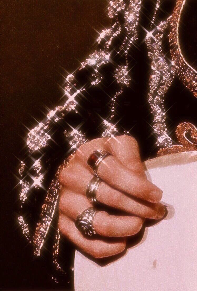 Lee más sobre el artículo Arte, accesorios y agencia: estéticas objetuales en las músicas populares contemporáneas