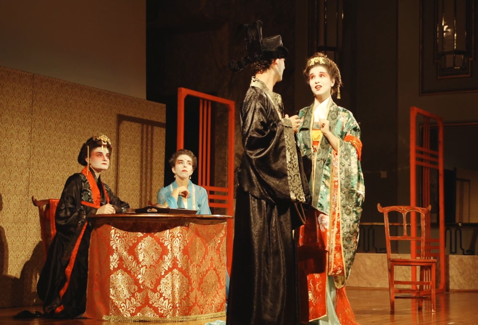 Lee más sobre el artículo La relevancia de los elementos escenográficos para la comprensión de la ópera: una propuesta didáctica con relación al director aragonés Juan Urdaniz