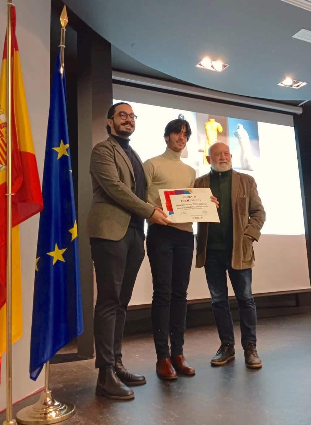 Lee más sobre el artículo Premio Especial Ángel Azpeitia de la AACA 2024 a la muestra Francisco Rallo Lahoz. Infinita Belleza realizada en el Museo Pablo Gargallo